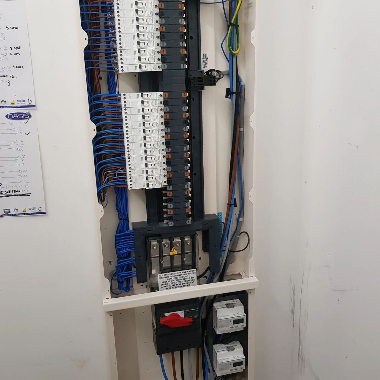 Consumer unit and tidy cabling ready for inspection and testing